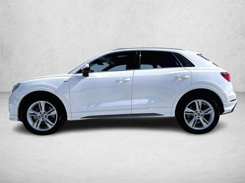 2020 Audi Q3 45 S line Prestige