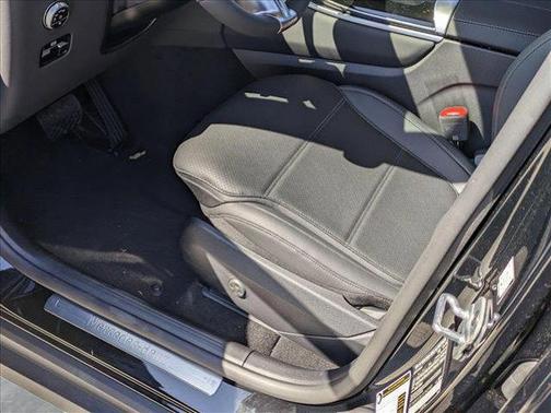 2025 Mercedes-Benz GLC 350e Base