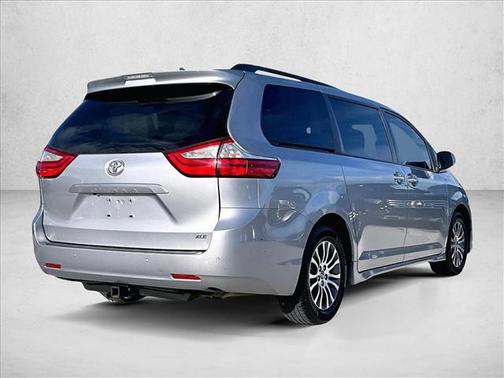 2018 Toyota Sienna XLE Premium