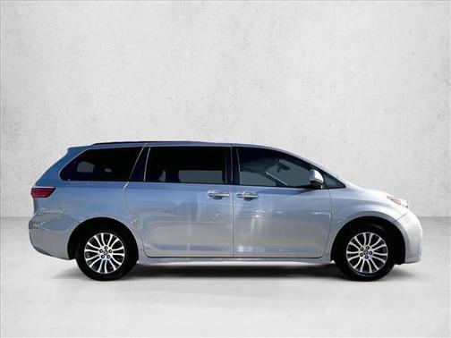 2018 Toyota Sienna XLE Premium