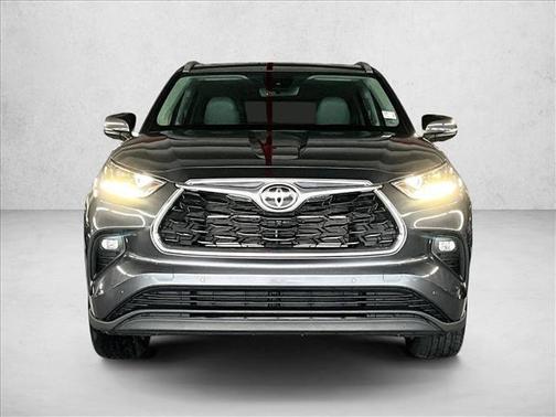 Magnetic Gray Metallic 2025 Toyota Highlander Hybrid Limited