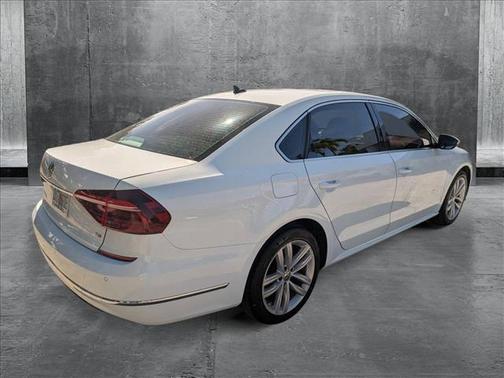 2018 Volkswagen Passat 2.0T SE