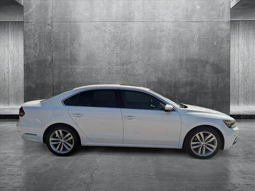 2018 Volkswagen Passat 2.0T SE