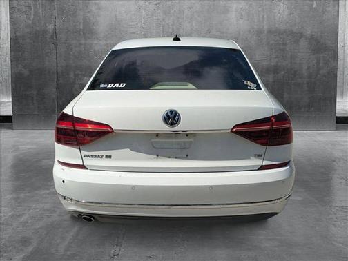 2018 Volkswagen Passat 2.0T SE