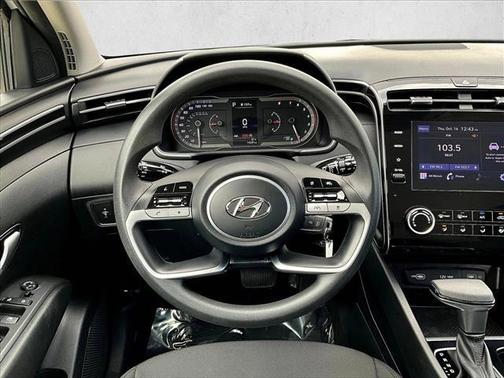 2023 Hyundai TUCSON SE