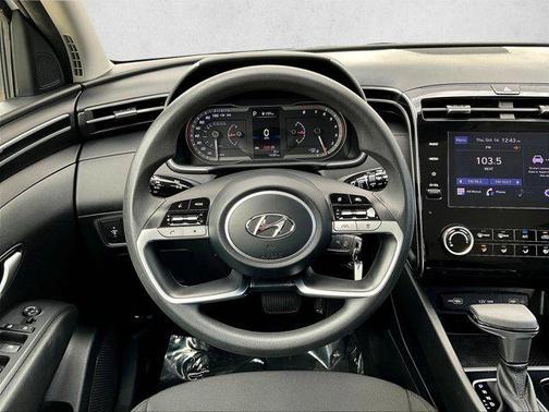 2023 Hyundai TUCSON SE