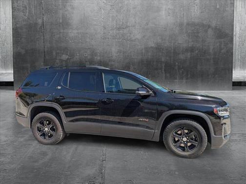 2022 GMC Acadia AWD AT4