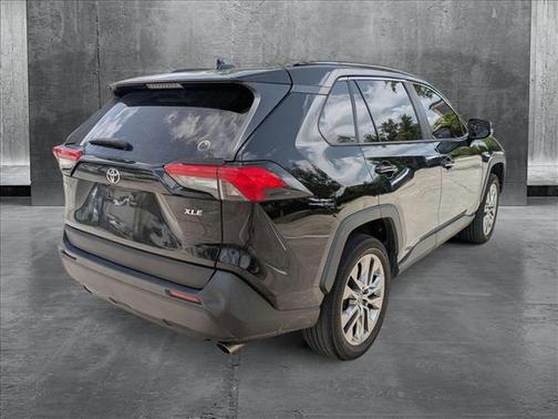 2021 Toyota RAV4 XLE Premium