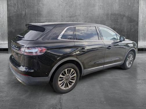 2019 Lincoln Nautilus Select