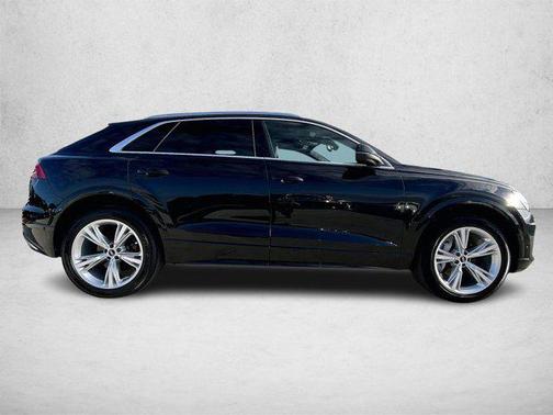 2021 Audi Q8 55 Premium Plus