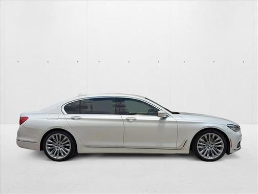 2018 BMW 750 I