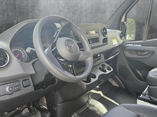 2025 Mercedes-Benz Sprinter 2500 Standard Roof