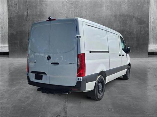 2025 Mercedes-Benz Sprinter 2500 Standard Roof