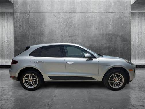 2017 Porsche Macan Base