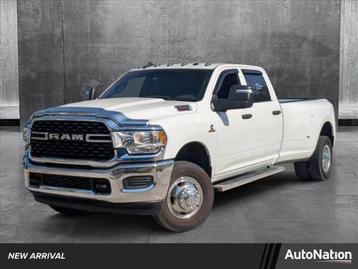 2023 RAM 3500 Tradesman Crew Cab 4x4 8' Box