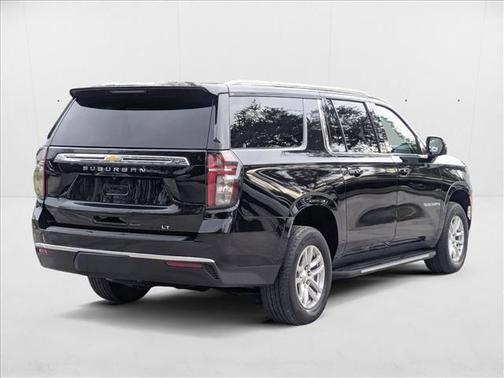2023 Chevrolet Suburban LT