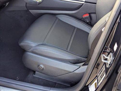 2025 Mercedes-Benz GLC 350e Base