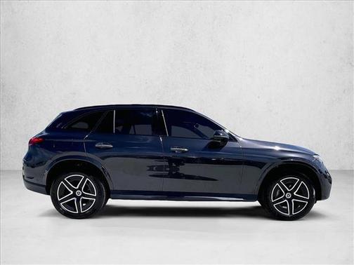 Graphite Grey Metallic 2026 Mercedes-Benz GLC 300 Base