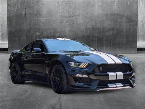 2017 Ford Shelby GT350 Base