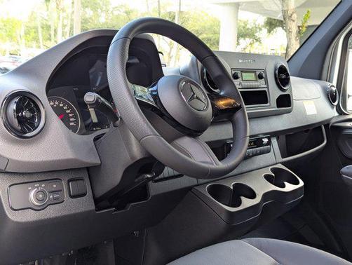 2025 Mercedes-Benz Sprinter 2500 Standard Roof