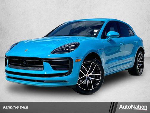 Gentian Blue Metallic 2023 Porsche Macan Macan