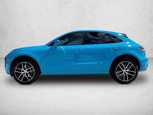 Gentian Blue Metallic 2023 Porsche Macan Macan