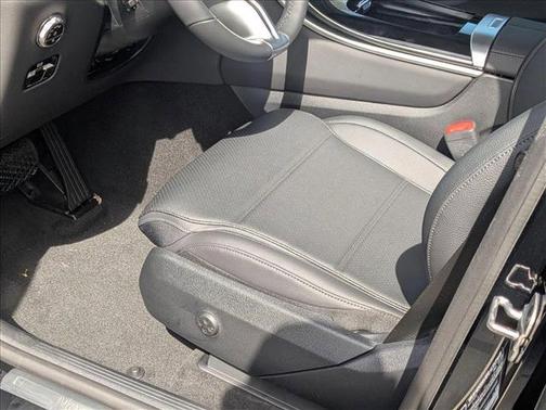 2025 Mercedes-Benz GLC 350e Base
