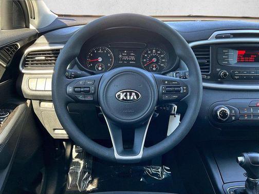 2017 Kia Sorento L