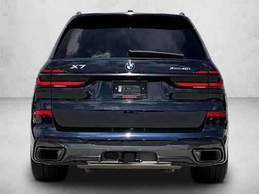 Carbon Black Metallic 2024 BMW X7 xDrive40i