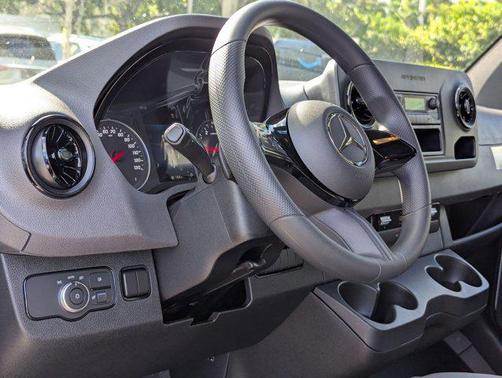 2025 Mercedes-Benz Sprinter 2500 Standard Roof