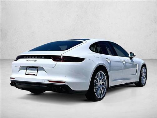 2018 Porsche Panamera 4S