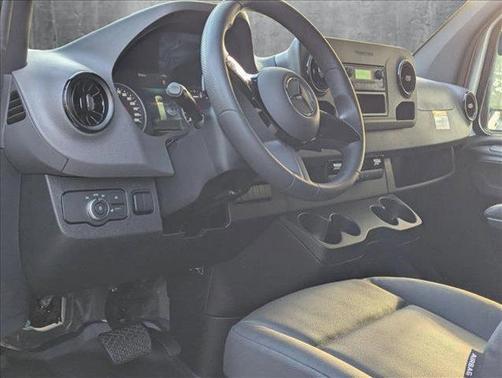 2025 Mercedes-Benz Sprinter 2500 Standard Roof