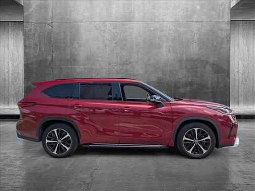 2022 Toyota Highlander XSE