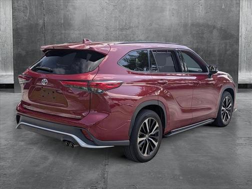 2022 Toyota Highlander XSE