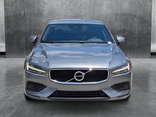 2020 Volvo S60 T5 Momentum