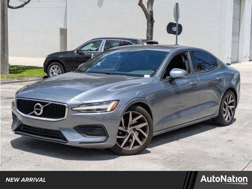 2020 Volvo S60 T5 Momentum