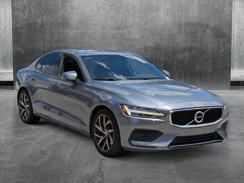 2020 Volvo S60 T5 Momentum