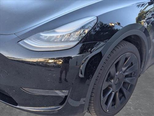 2022 Tesla Model Y Long Range Dual Motor All-Wheel Drive