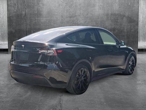 2022 Tesla Model Y Long Range Dual Motor All-Wheel Drive