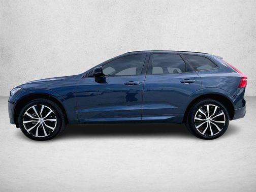 2024 Volvo XC60 B5 Plus Dark Theme