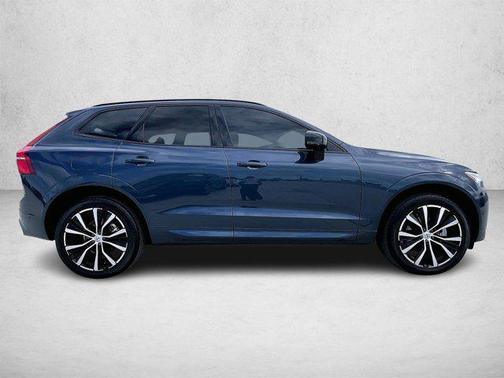 2024 Volvo XC60 B5 Plus Dark Theme