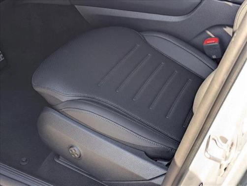 2025 Mercedes-Benz GLC 350e Base