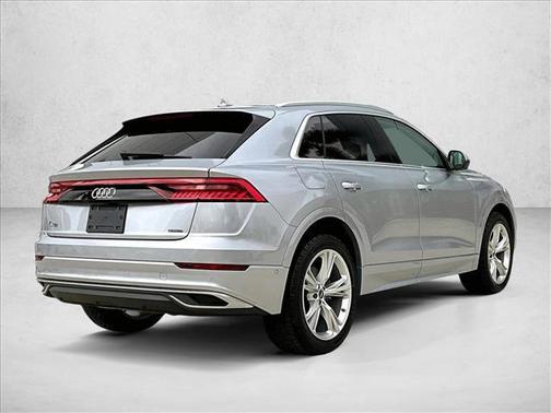 2022 Audi Q8 55 Premium Plus