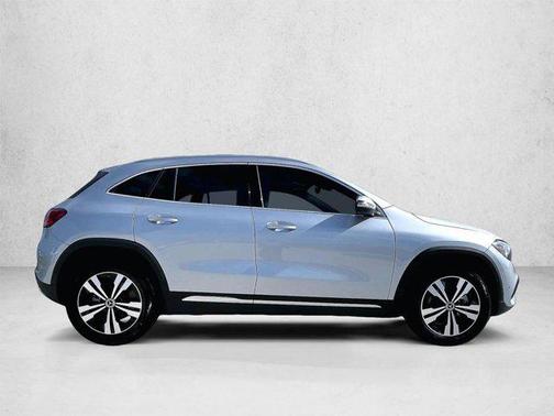 Cirrus Silver Metallic 2026 Mercedes-Benz GLA 250 4MATIC