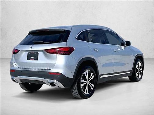 Cirrus Silver Metallic 2026 Mercedes-Benz GLA 250 4MATIC