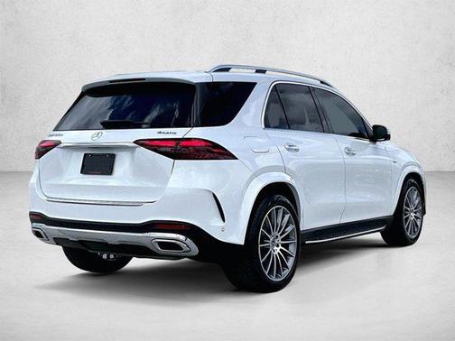 MANUFAKTUR Moonlight White Metallic 2025 Mercedes-Benz GLE 450e 4MATIC