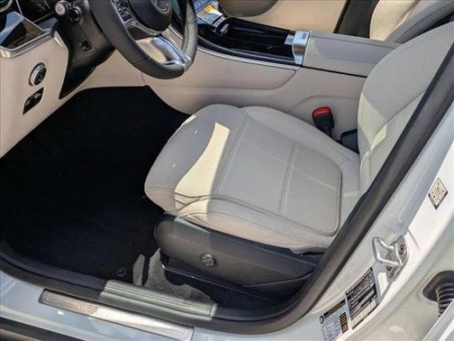 2025 Mercedes-Benz GLC 350e Base