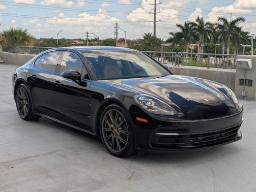 2018 Porsche Panamera RWD