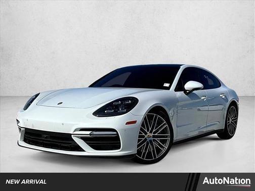 2018 Porsche Panamera Turbo