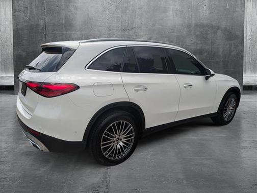 2025 Mercedes-Benz GLC 300 Base